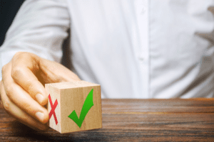 How to Choose between Generalist and Specialist Consultants?